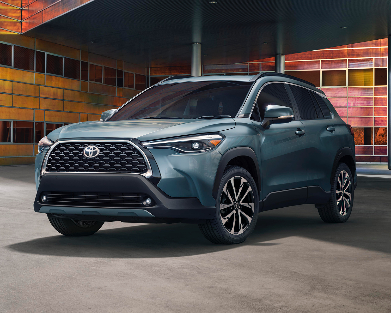 Toyota 2024 corolla cross xle awd celestite front l
