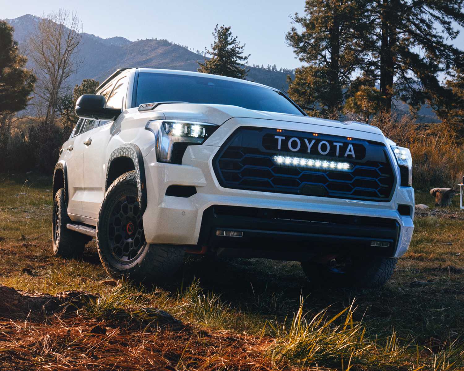Toyota 2024 sequoia trd pro white l